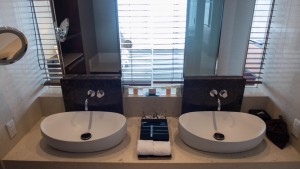 HYATT REGENCY NAHA OKINAWA EXECUTIVE SUITE TWIN 201507 26