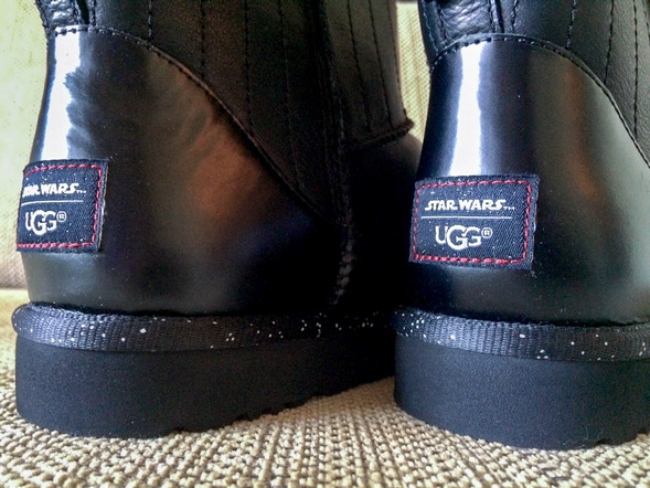 UGG DARTH VADER CLASSIC MINI 201509 5